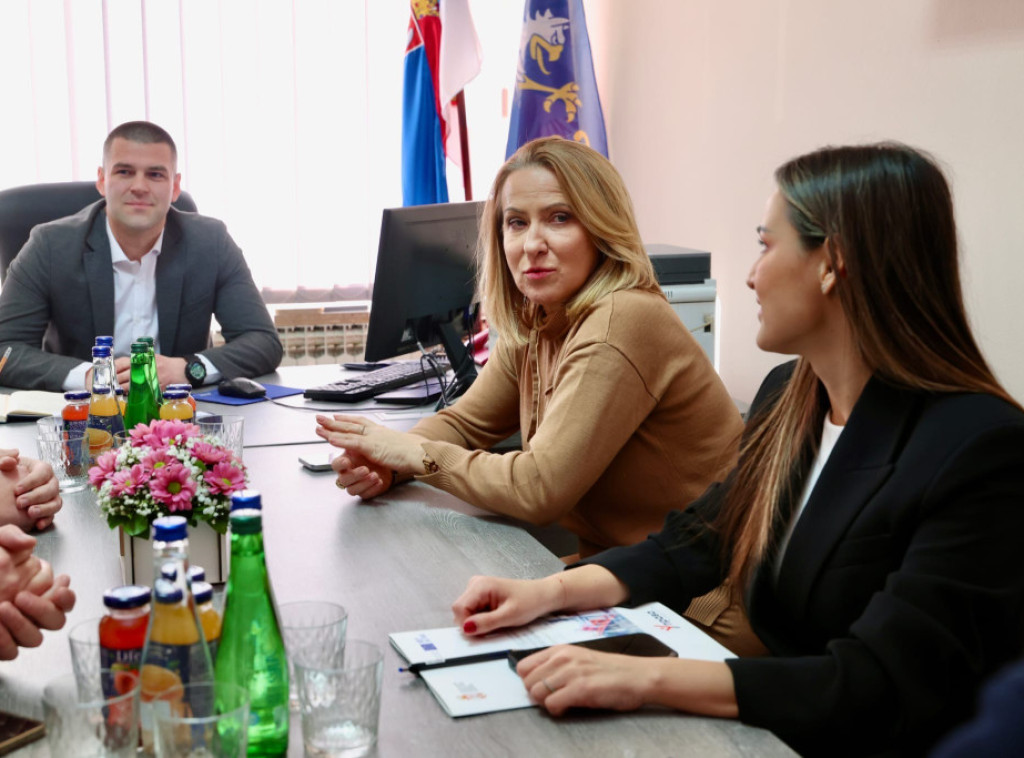 Snežana Paunović sa rukovodstvom opštine Bajina Bašta o infrastrukturnim projektima