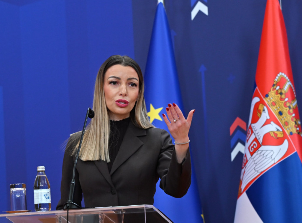 Ministarka Mesarović obišla firmu DRATEX u Sevojnu, najvećeg proizvođača ofingera u Srbiji