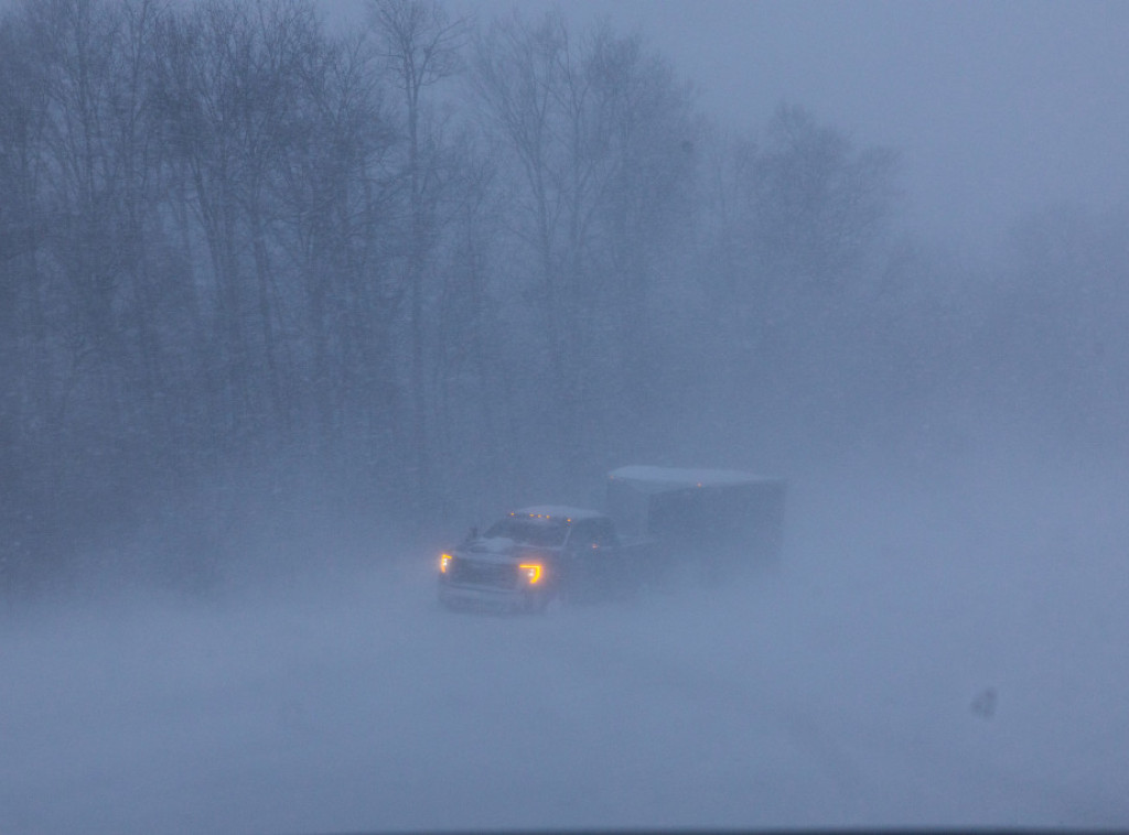 Najmanje 16 američkih država proglasilo vanredno stanje u očekivanju oluje