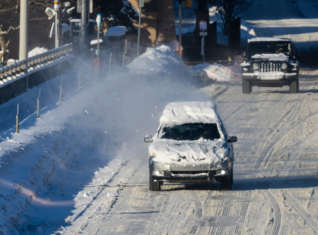 Najmanje 16 američkih država proglasilo vanredno stanje u očekivanju oluje