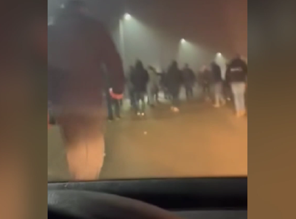 Navijače Crvene zvezde presreli i napali članovi Torcide kod aerodroma u Tuzli
