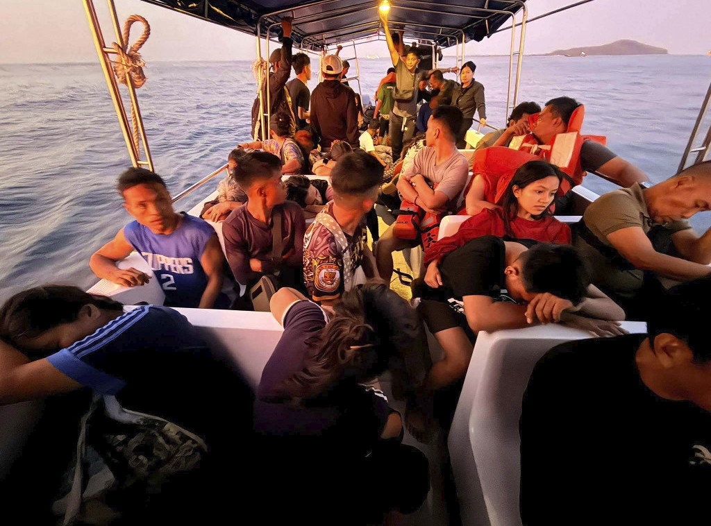 U nesreći na trajektu na Filipinima poginulo 15 osoba