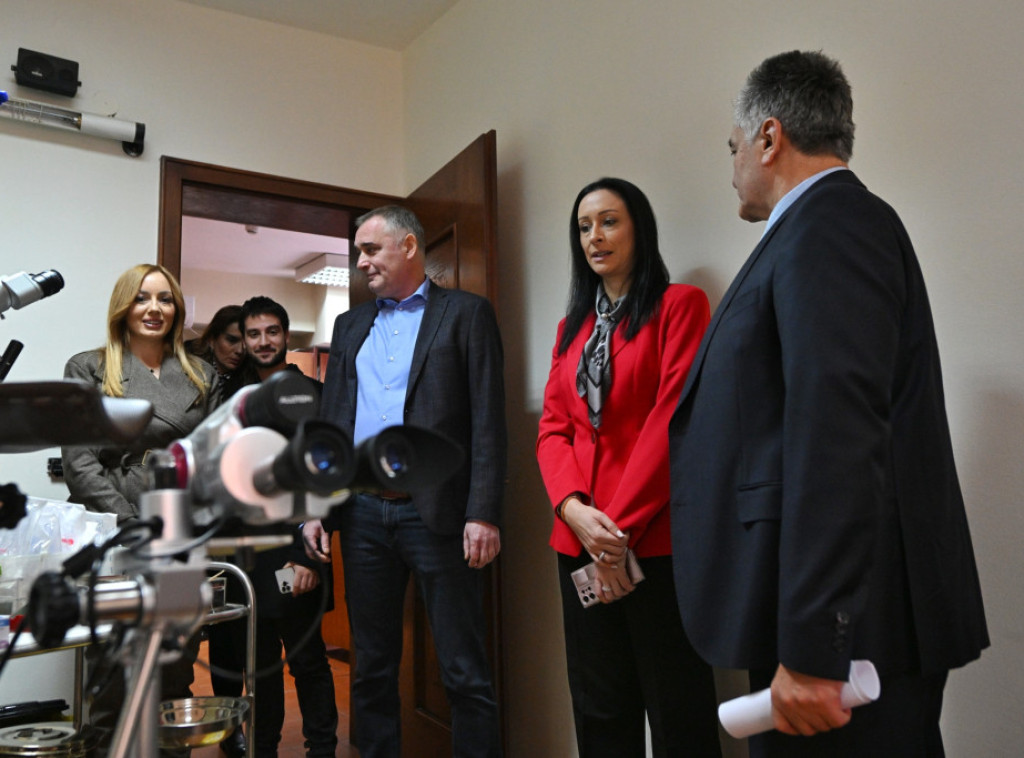 Jelena Žarić Kovačević: Oko 1,7 miliona dinara izdvojeno za kupovinu dva kolposkopa za Zavod za zdravstvenu zaštitu