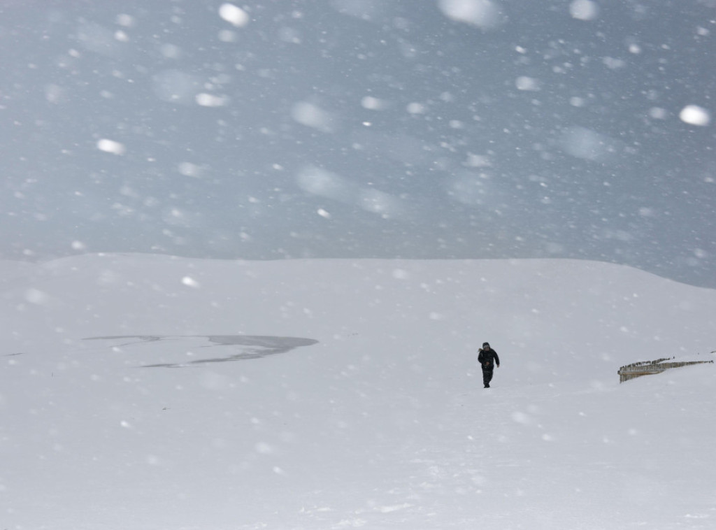 U Japanu napadalo pola metra snega, na Hokaidu hiljade ljudi zarobljene na aerodromu