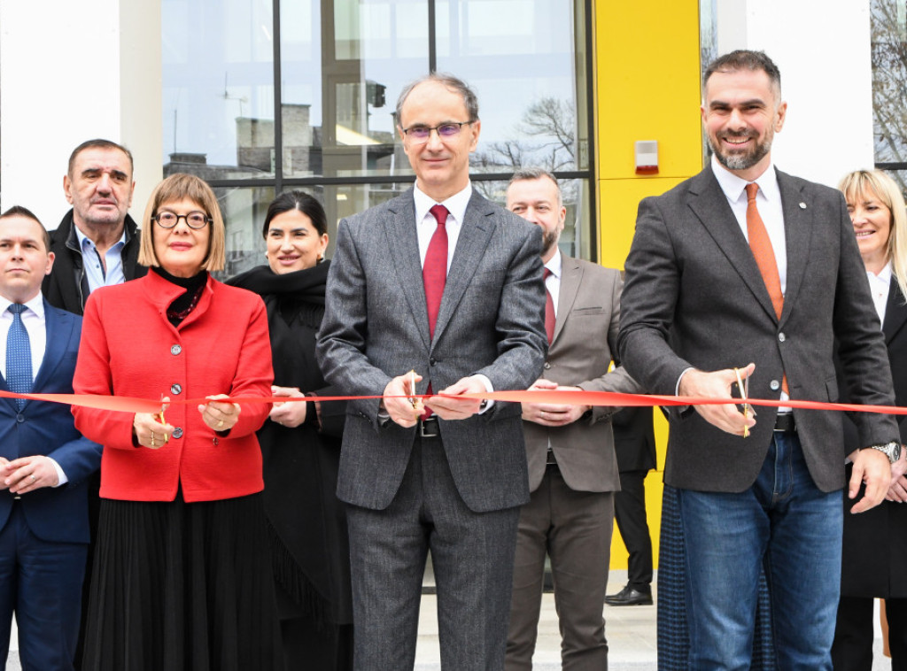 Otvoren novi objekat škole "Miloš Crnjanski" u Novom Sadu površine 12.000 kvadratnih metara