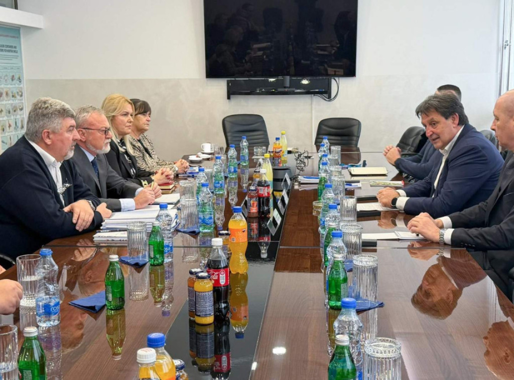 Ministar Gašić obišao preduzeće "Milan Blagojević-Namenska" u Lučanima