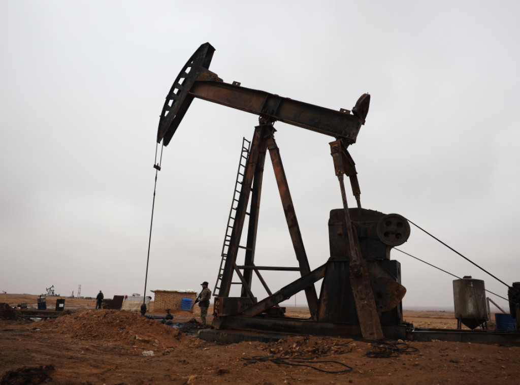 Pad cena nafte usled geopolitičkih i trgovinskih faktora