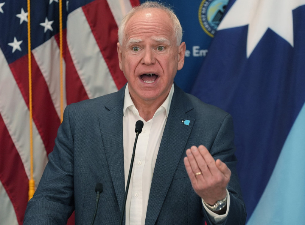 Guverner Minesote:Tramp pristao da razmotri smanjenje broja federalnih agenata