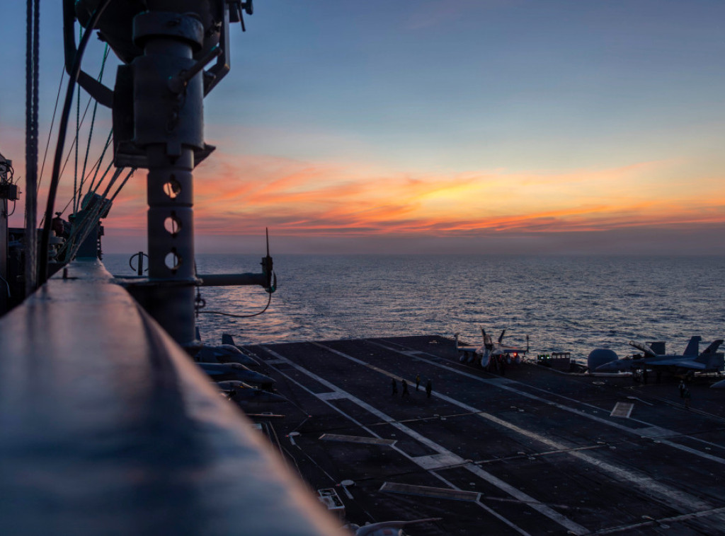 Udarna grupa brodova oko nosača aviona Linkoln prešla u region Bliskog istoka