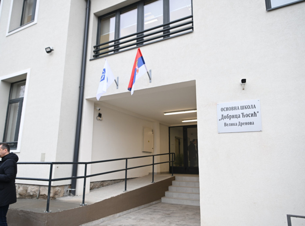 Otvara se rekonstruisana škola u Velikoj Drenovi, prisustvuje predsednik Vučić