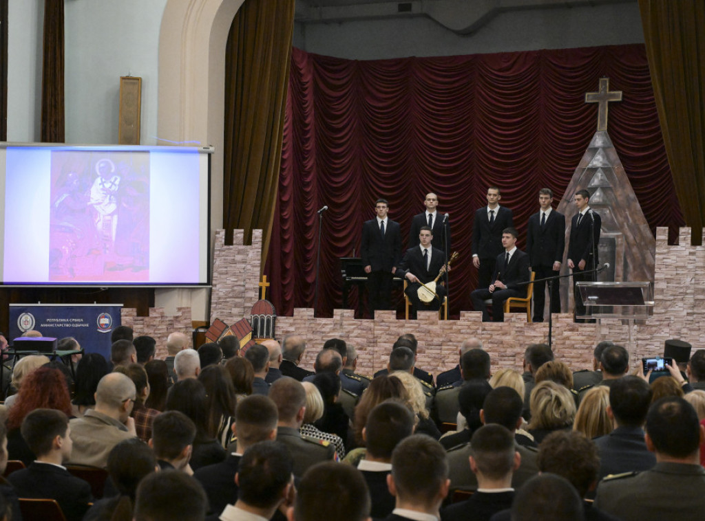 Učenici Vojne gimnazije i Srednje vojne škole "1300 kaplara" obeležili Savindan