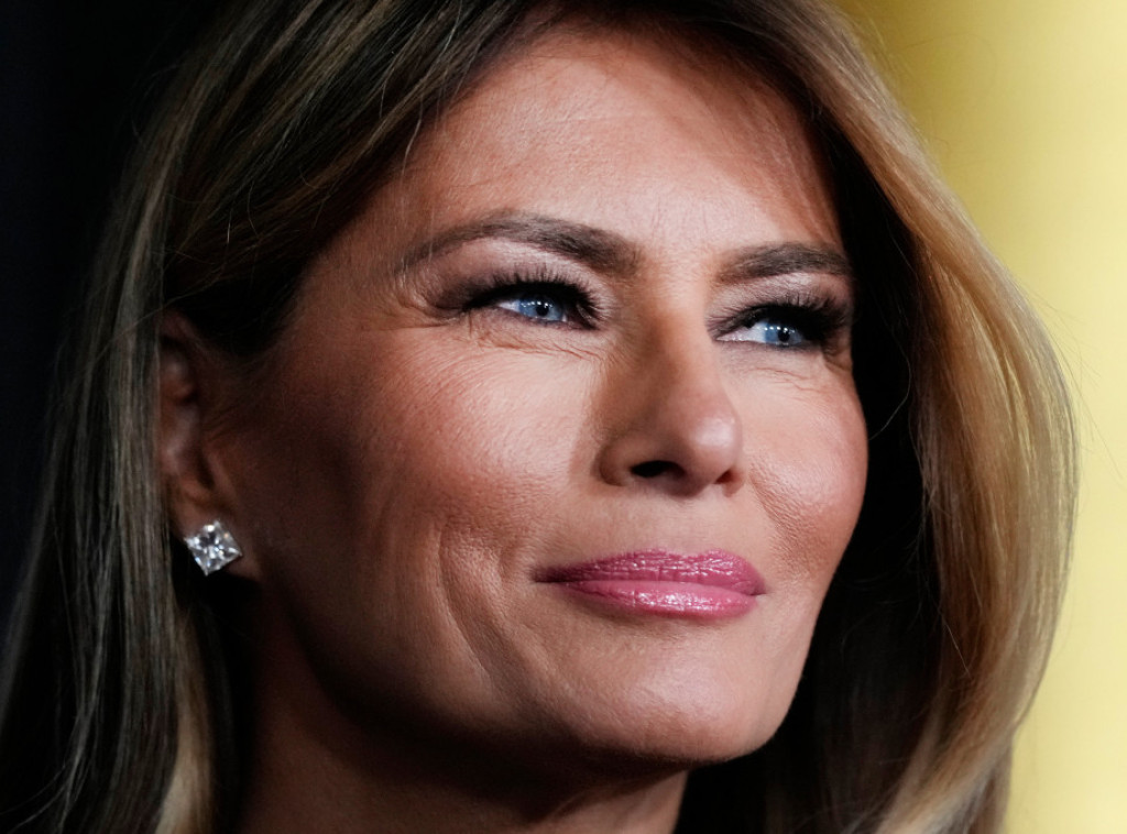 Melanija Tramp poziva demonstrante u SAD da protestuju u miru