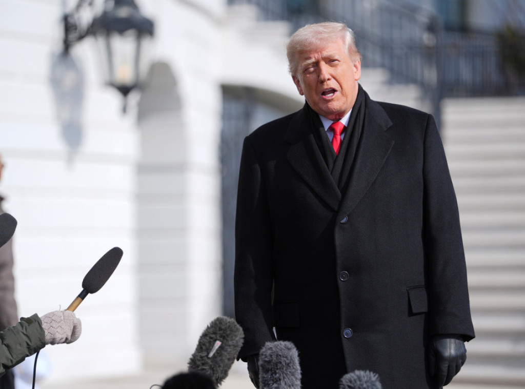 Donald Tramp: Noem radi dobar posao, neće podneti ostavku