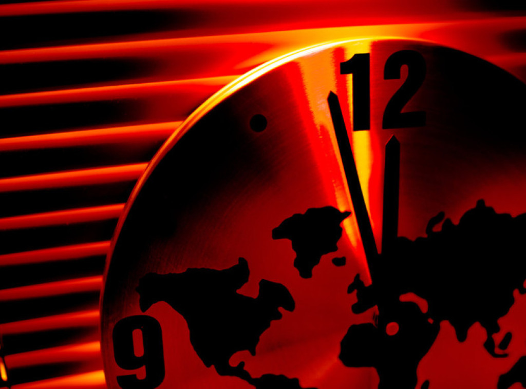Sat sudnjeg dana pomeren na 85 sekundi do ponoći zbog globalnih pretnji