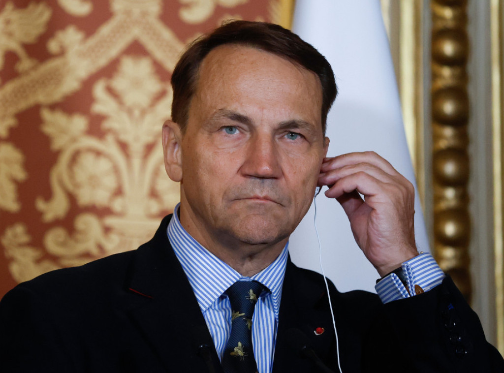 Radoslav Sikorski poziva Maska da spreči Ruse da koriste Starlink za napade na Ukrajinu
