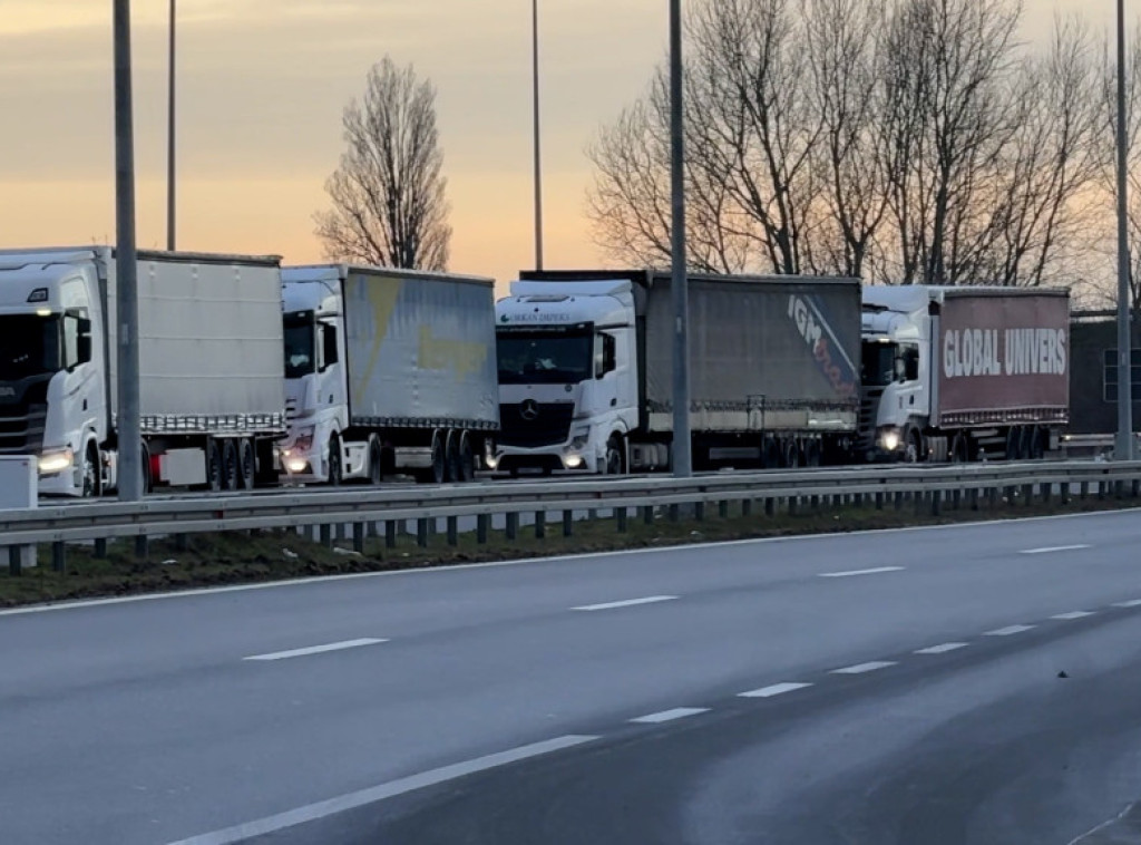Prevoznici treći dan blokiraju teretni saobraćaj na prelazima sa zemljama Šengena