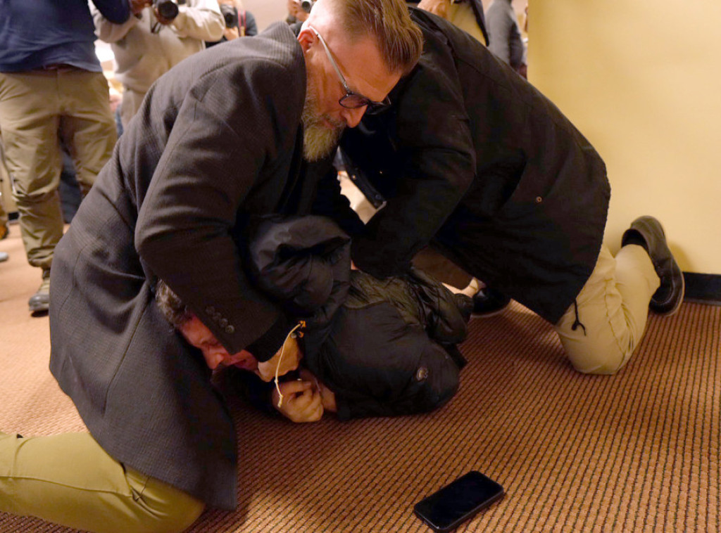 Napad na poslanicu Ilhan Omar u gradskoj kući u Mineapolisu, osumnjičeni uhapšen