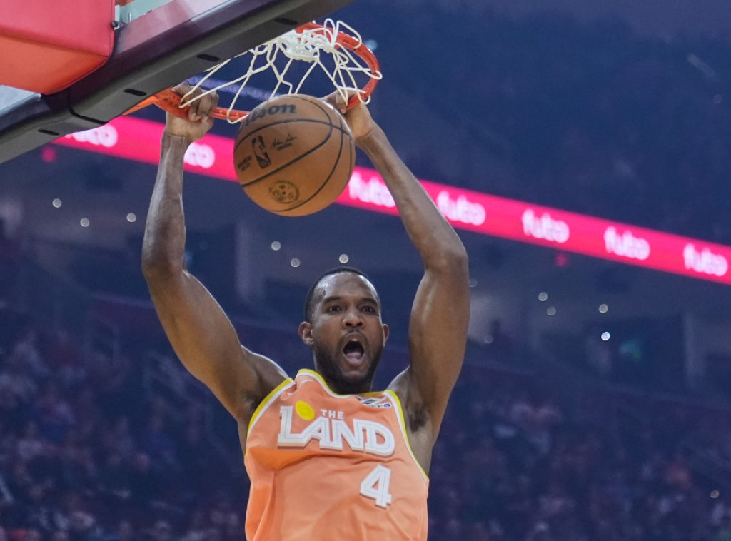 Košarkaš Klivlenda Evan Mobli zbog povrede tri nedelje van terena