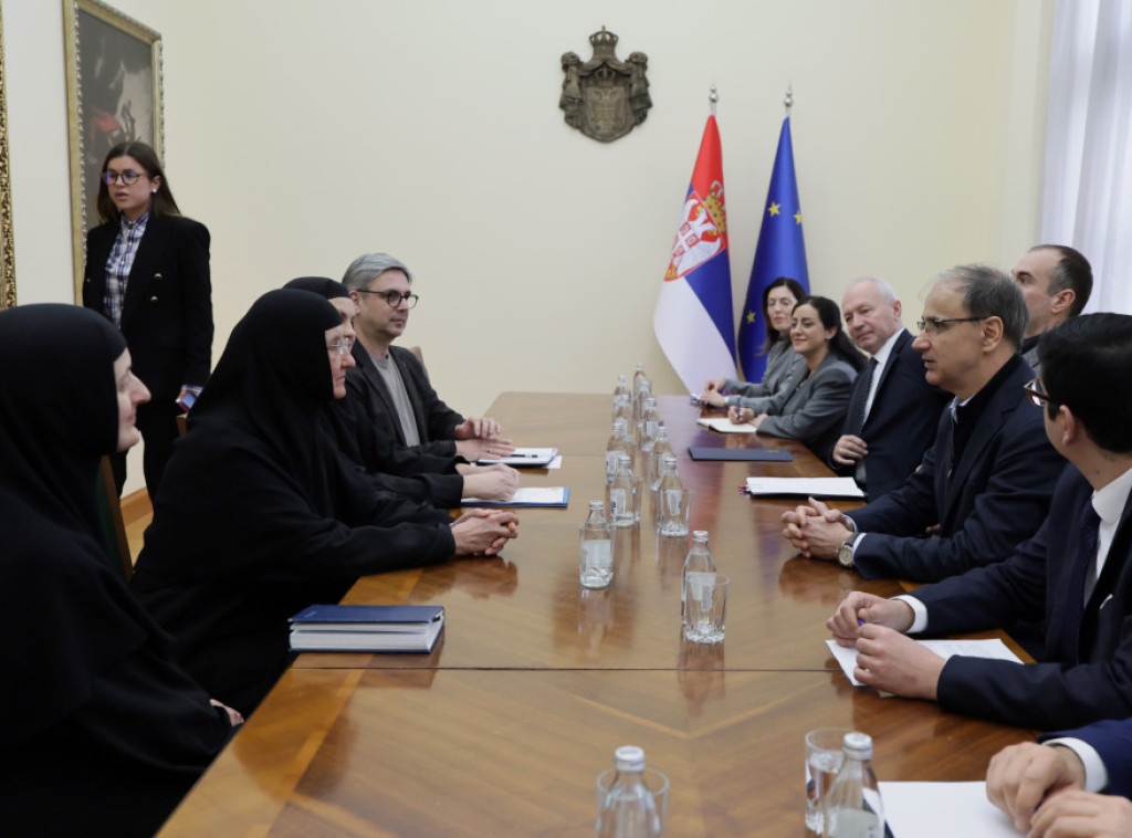 Premijer Macut razgovarao sa monahinjama o obnovi manastira Žiča
