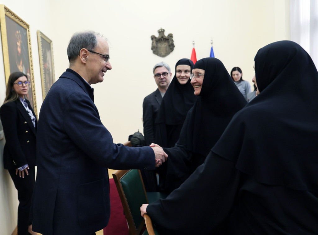 Premijer Macut razgovarao sa monahinjama o obnovi manastira Žiča