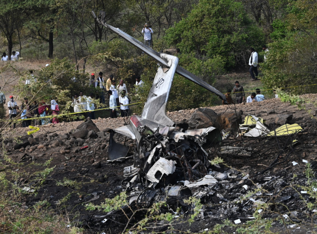 Zamenik glavnog ministra Maharaštre u Indiji poginuo u avionskoj nesreći