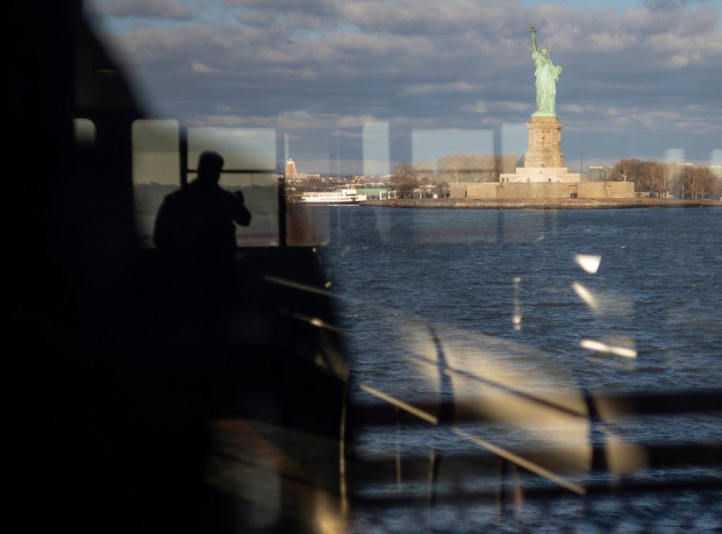 Broj turističkih poseta SAD u decembru 2025. godine osmi mesec u padu