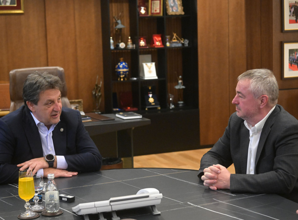 Gašić razgovarao sa Bajatovićem o mogućnostima gasifikacije kasarni u Srbiji