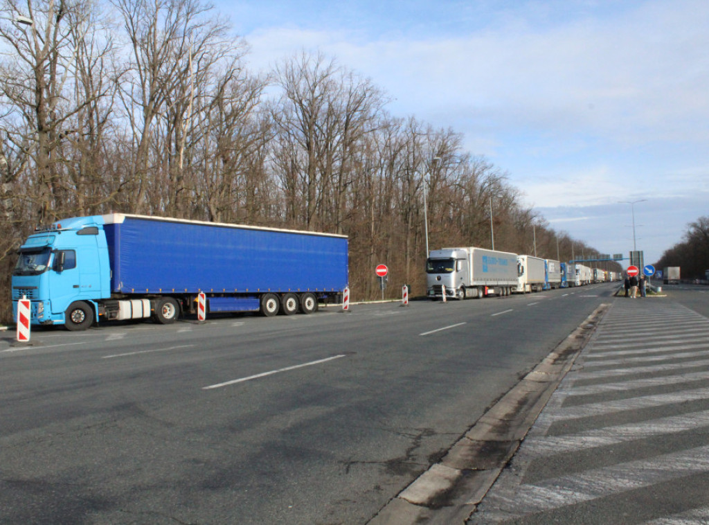 Prevoznici četvrti dan blokiraju teretni saobraćaj na prelazima sa zemljama Šengena