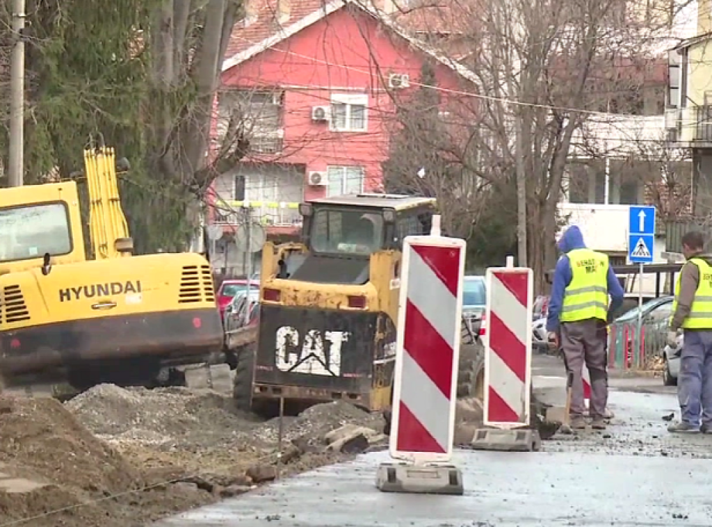 U naselju Bele vode u toku izgradnja parkinga i rekonstrukcija pešačkih staza