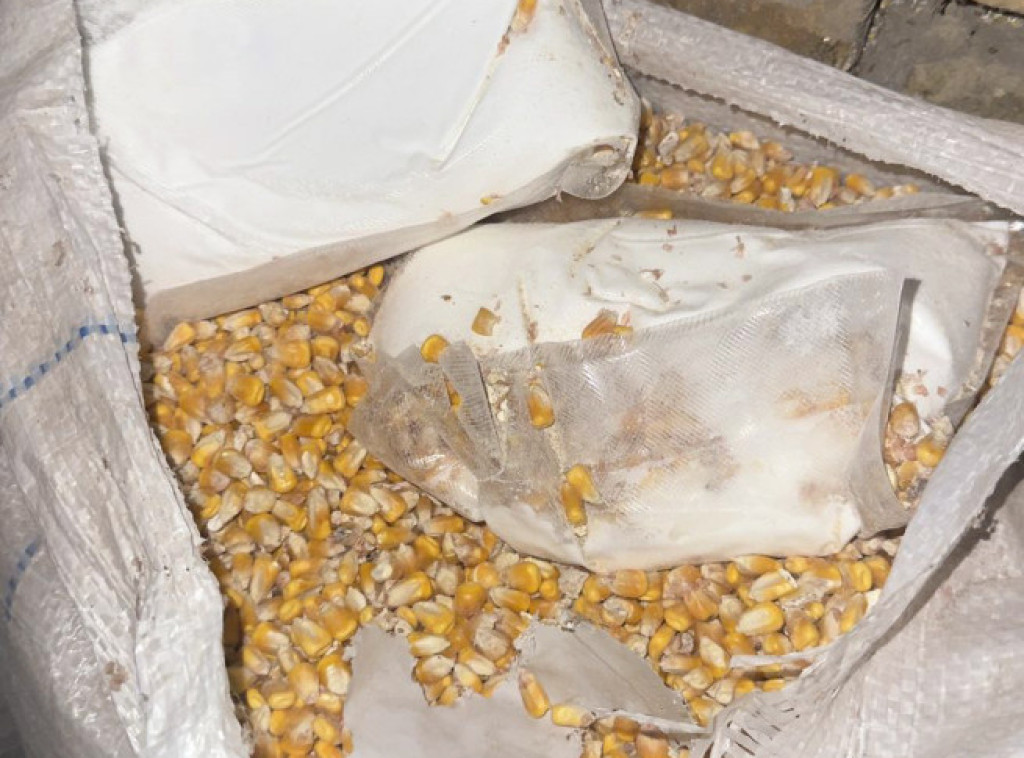 U Rumi uhapšeni muškarci kod kojih je pronađen amfetamin i pištolj