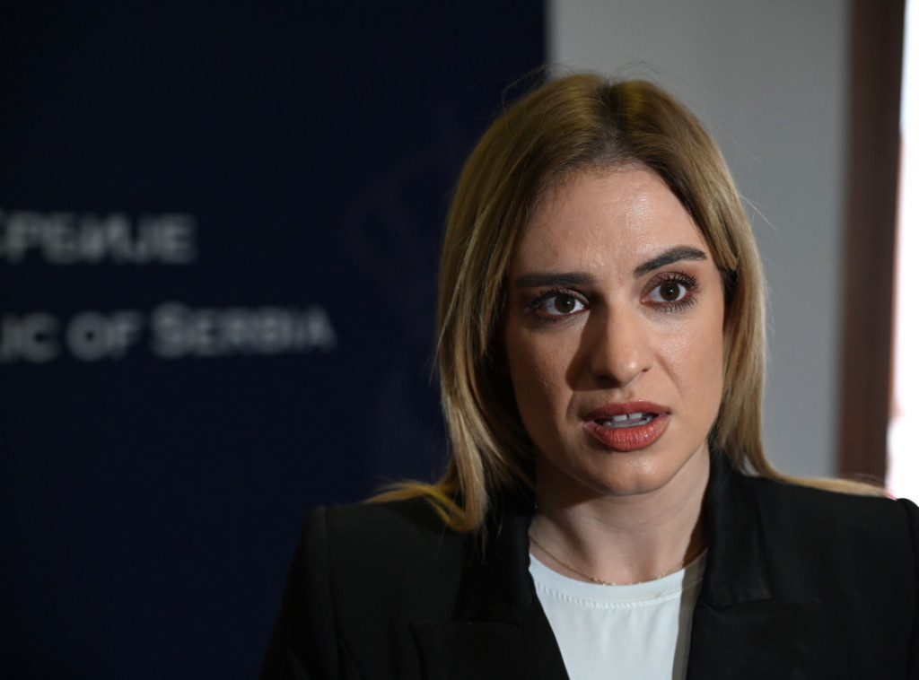 Milica Đurđević Stamenkovski: Profesor istorije nam poručuje da ne treba da se bavimo prošlošću