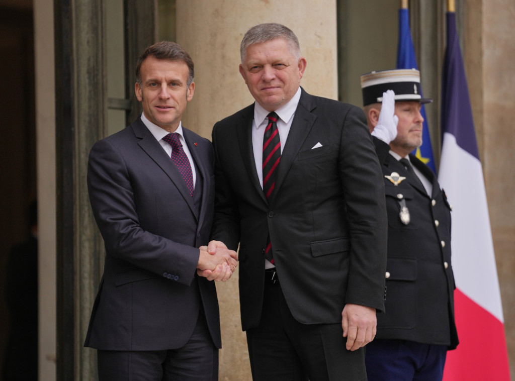 Fico Makronu u Parizu rekao da je Evropska unija nepravedna prema Srbiji