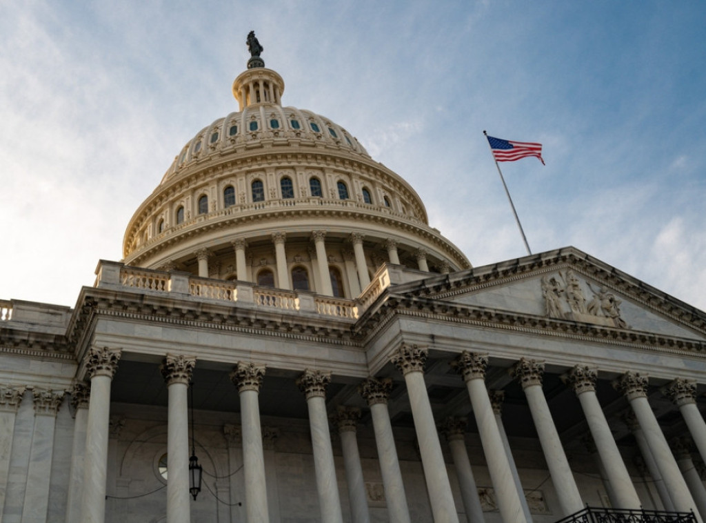 Uhapšen mladić koji se naoružan zatrčao na Kapitol u Vašingtonu