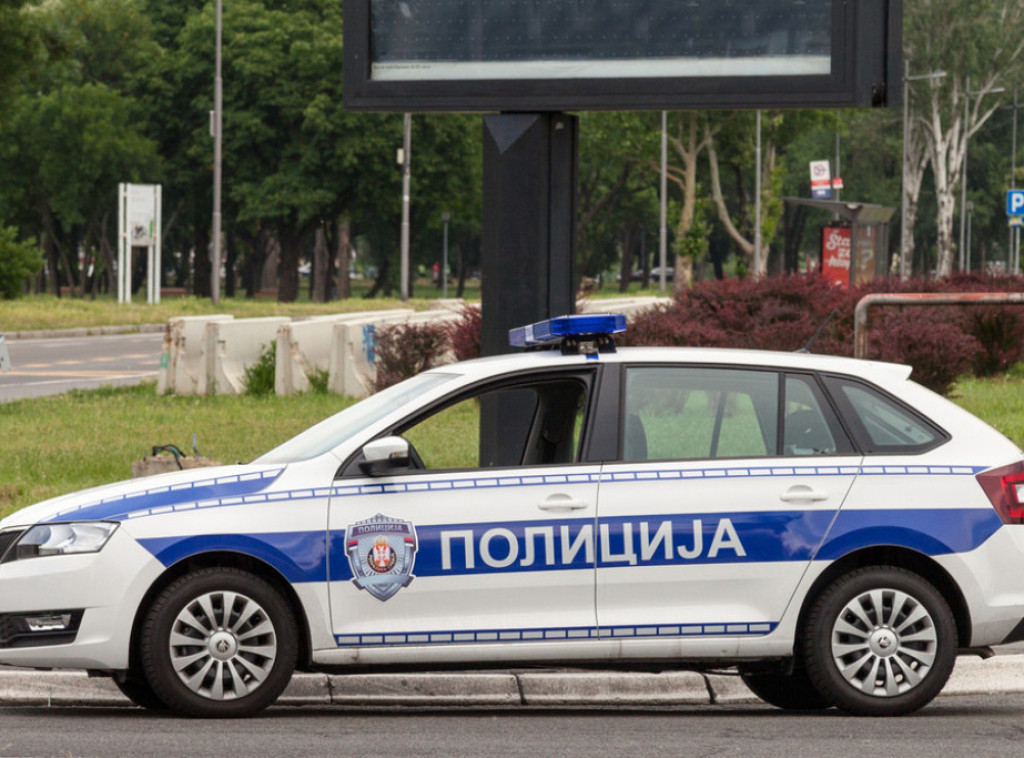 Određen pritvor maloletniku osumnjičenom da je ubio očuha