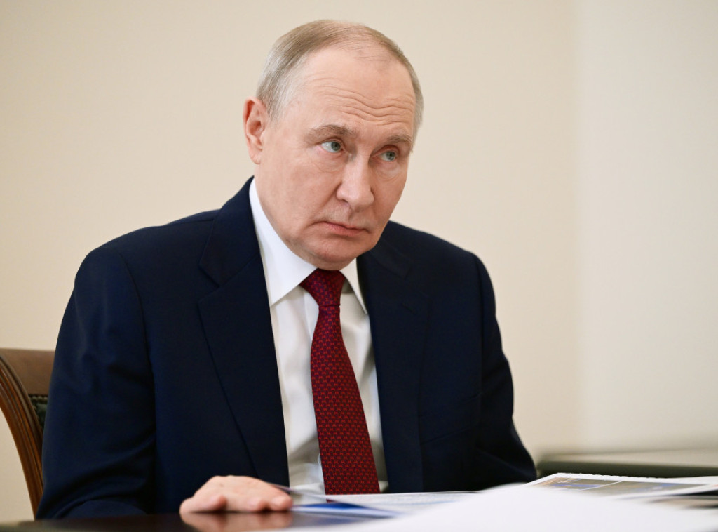 Vladimir Putin: Uprkos pritiscima Zapada, ruski vojni izvoz se stabilno realizuje