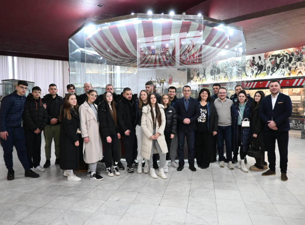 Đorđe Milićević sa decom iz Knina: Cilj naše politike je zajedništvo, a ne podele