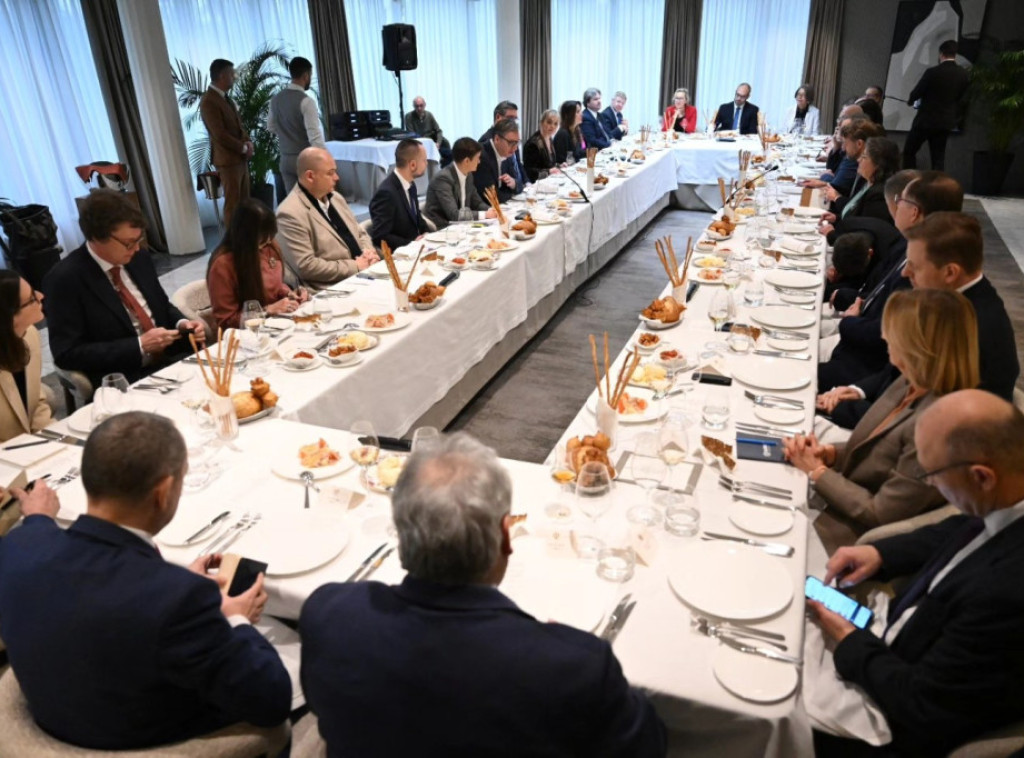 Predsednik Vučić sa ambasadorima zemalja članica Evropske unije o evropskom putu Srbije