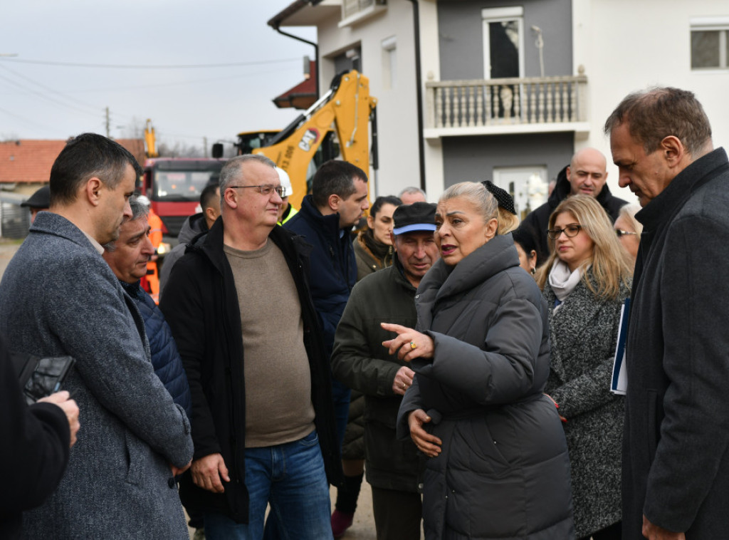 Ministarka Sofronijević: Meštani Velike Vrbice dobiće uskoro novi put i kanalizaciju