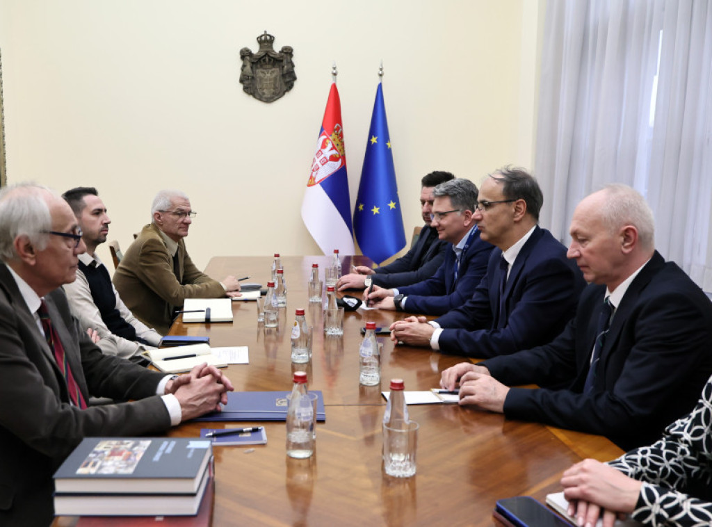 Premijer Macut razgovarao sa Miroslavom Perišićem o radu Državnog arhiva Srbije