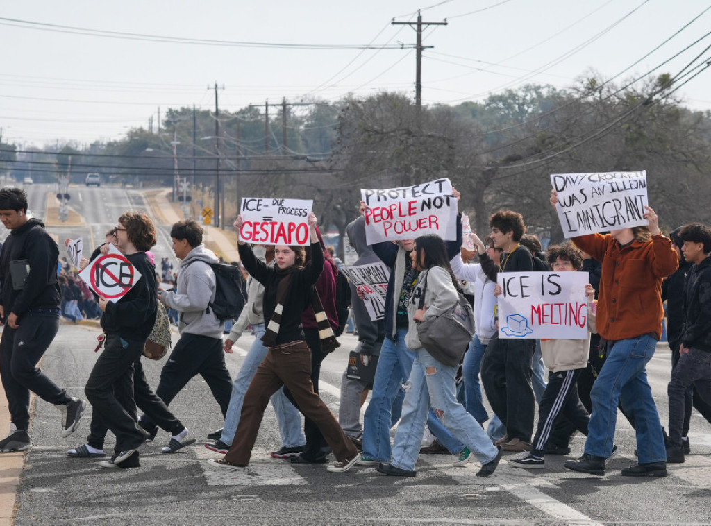Hiljade demonstranata na ulicama Mineapolisa i širom SAD-a protiv federalnih službi