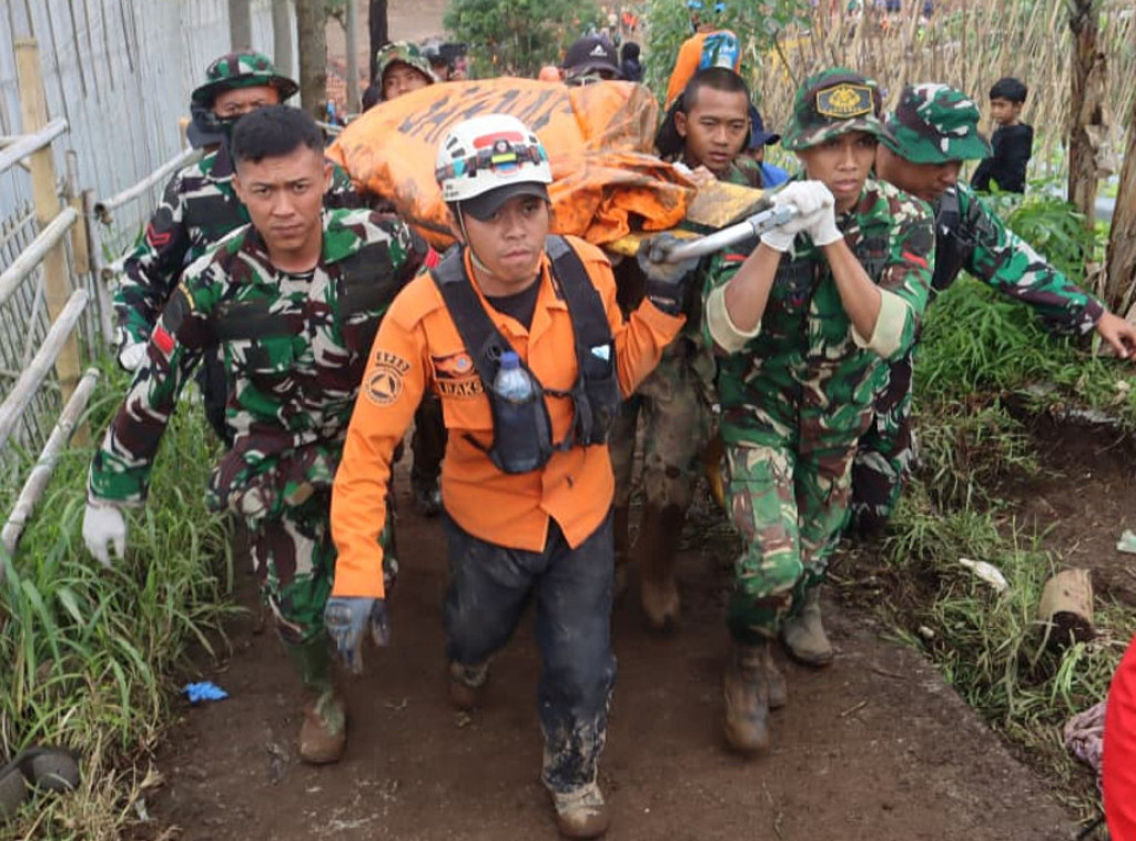 Broj žrtava klizišta u Indoneziji porastao na 49