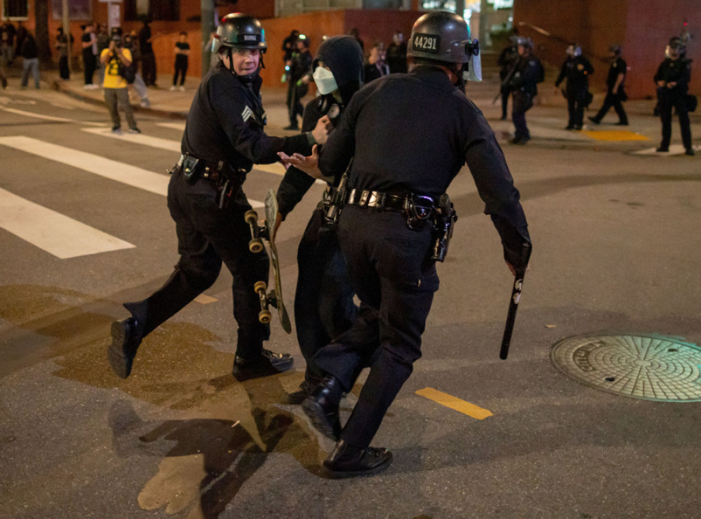 Demonstranti se sukobili sa federalnim agentima u centru Los Anđelesa