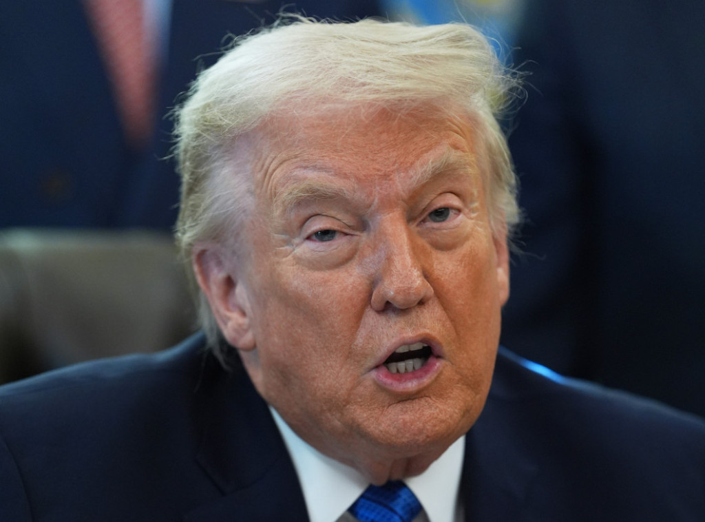 Tramp kaže da Iran razgovara sa SAD i nagoveštava dogovor da se izbegnu vojni udari