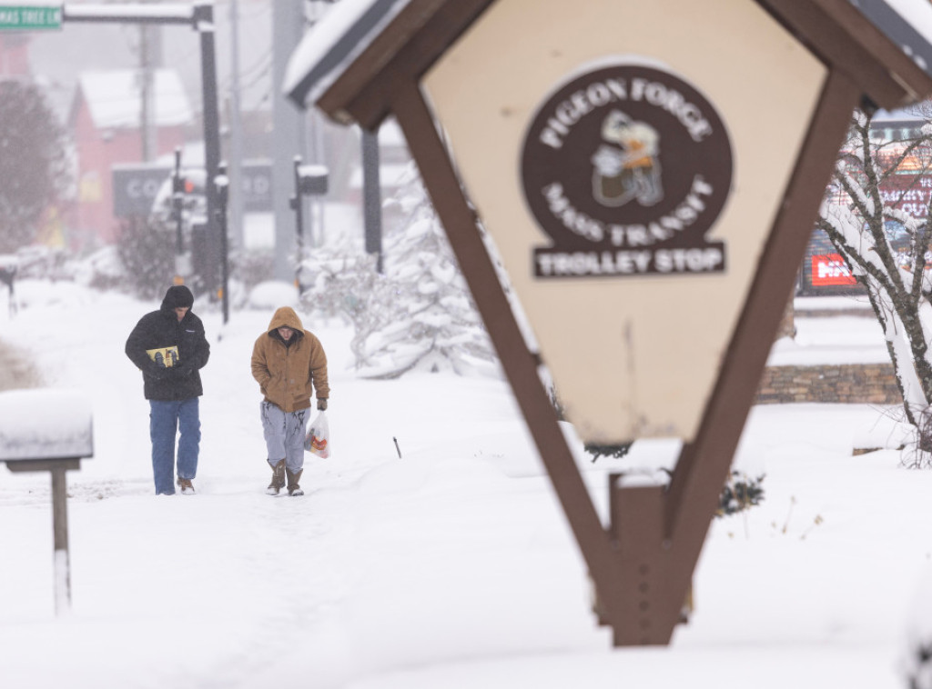 Skoro 90 osoba poginulo u snežnoj oluji koja je pogodila istočnu obalu SAD