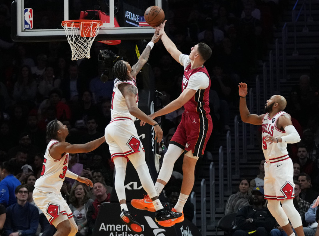 Košarkaši Čikaga pobedili Majami, Hjuston savladao Dalas u NBA ligi