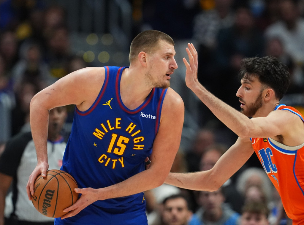 Srpski košarkaš Nikola Jokić postigao 16 poena u porazu Denvera od Oklahome