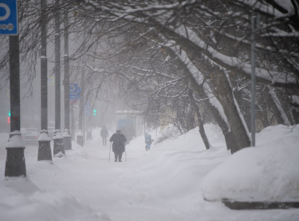 Snežna oluja koja je pogodila istočnu obalu SAD počela da se povlači