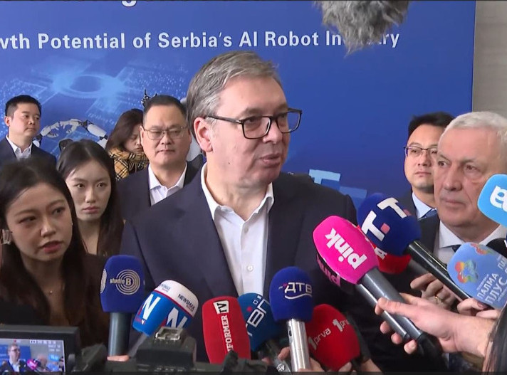 Vučić: Mogli bismo ove godine da počnemo proizvodnju humanoidnih robota, prvi u Evropi