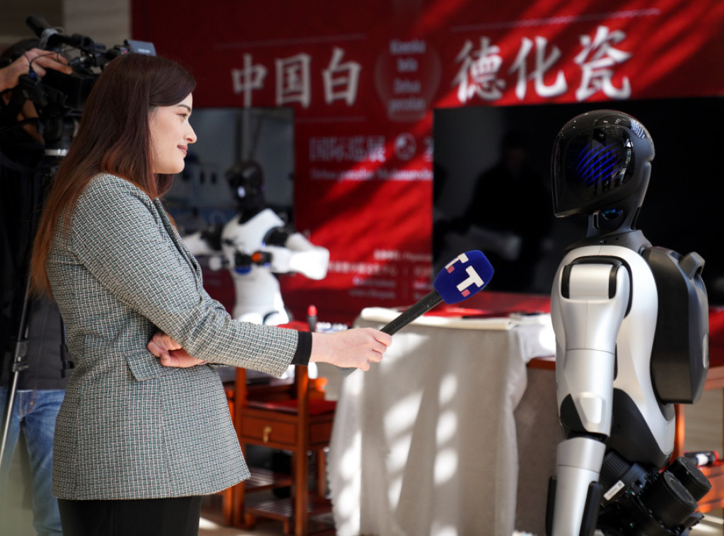 Humanoidni roboti proizvodiće se u Srbiji, "potvrdio" i robot Luka