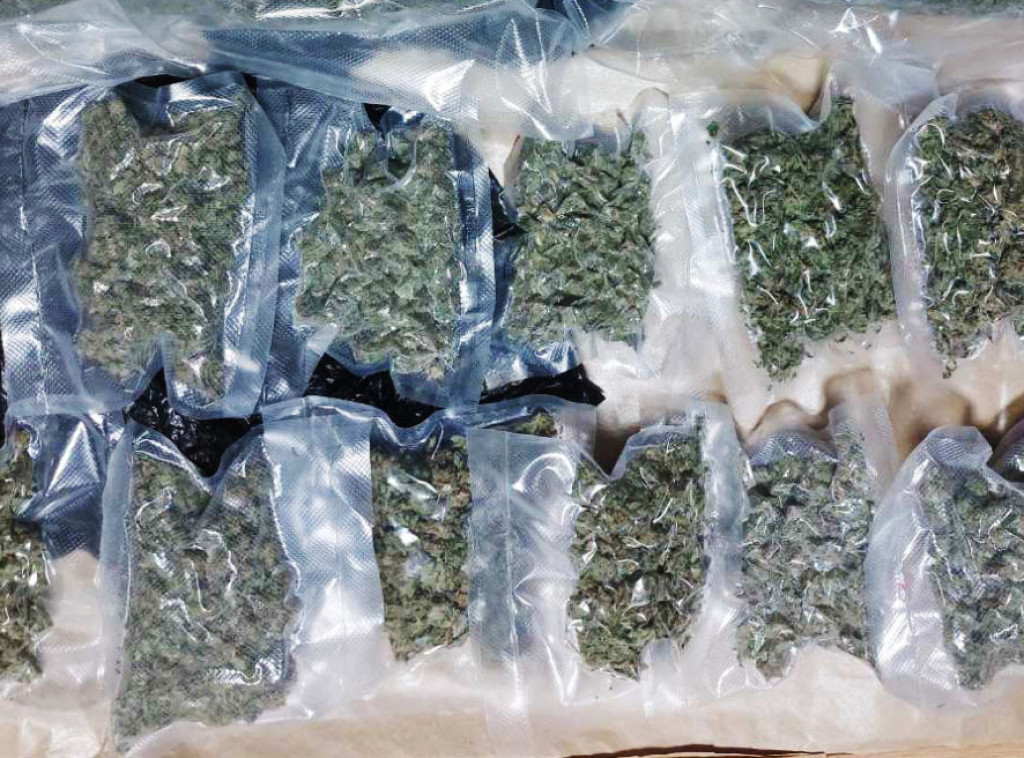 U Beogradu uhapšeno lice osumnjičeno za prodaju droge, pronađeno 2,6 kilograma marihuane
